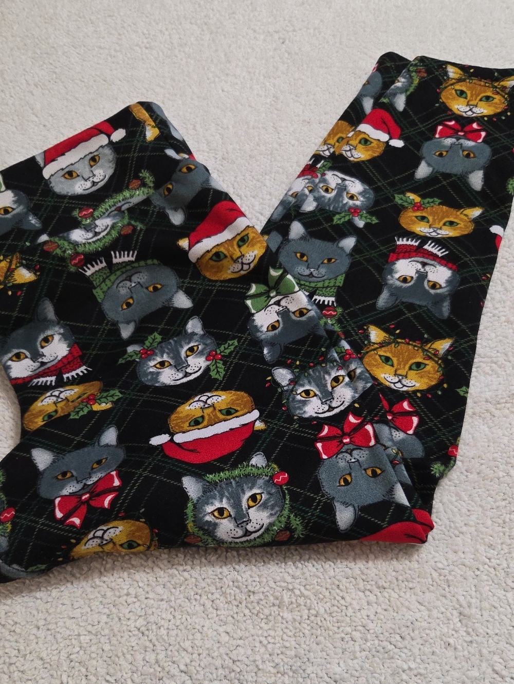 NO BOUNDARIES CHRISTMAS AT LEGGINGS